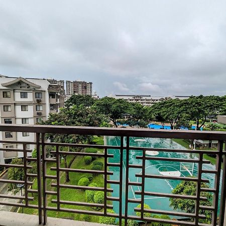 Acacia Estates' The Getaway Taguig Jade Tower Manila Exterior foto