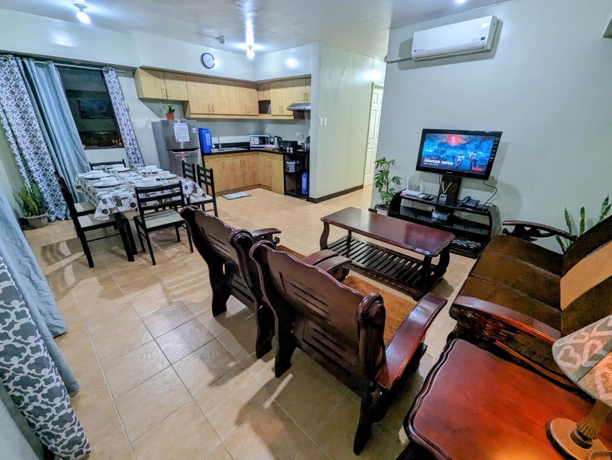 Acacia Estates' The Getaway Taguig Jade Tower Manila Exterior foto